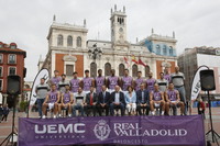 Presentación del UEMC Real Valladolid de Baloncesto en la Plaza Mayor
