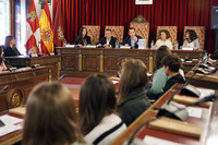 Pleno infantil de la Diputación de Valladolid con alumnos del instituto Jorge Guillén de Villalón de Campos
