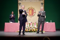 Entrega de la Medalla de Oro de la Ciudad de Valladolid a la Junta Provincial de Valladolid de la AECC
