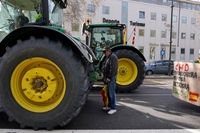 Los agricultores cortan el centro de Valladolid 