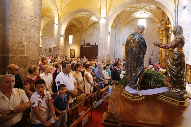  Fiestas del Guindo en Castronuevo de Esgueva y procesión de La Virgen y Santa Isabel  / JONATHAN TAJES