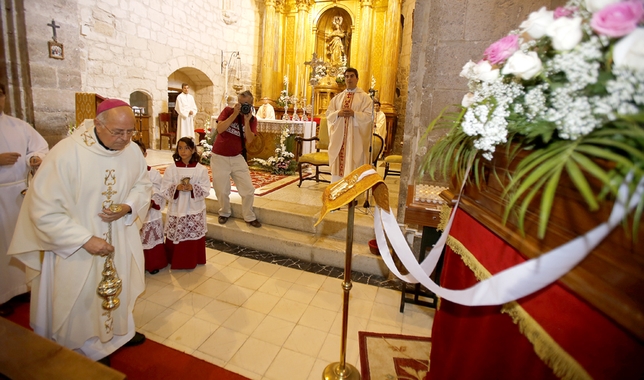  Fiestas del Guindo en Castronuevo de Esgueva y procesión de La Virgen y Santa Isabel  / JONATHAN TAJES