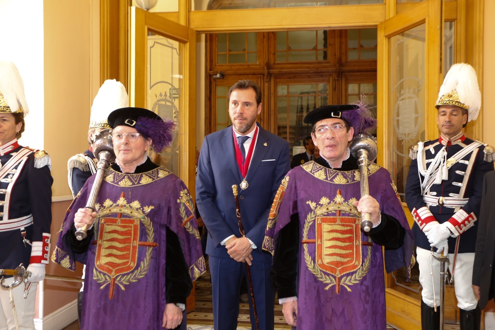 Toma de posesión de Óscar Puente como alcalde de Valladolid  / JONATHAN TAJES