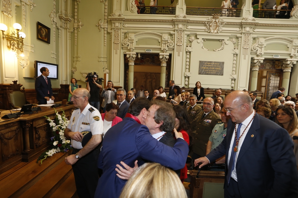 Toma de posesión de Óscar Puente como alcalde de Valladolid  / JONATHAN TAJES