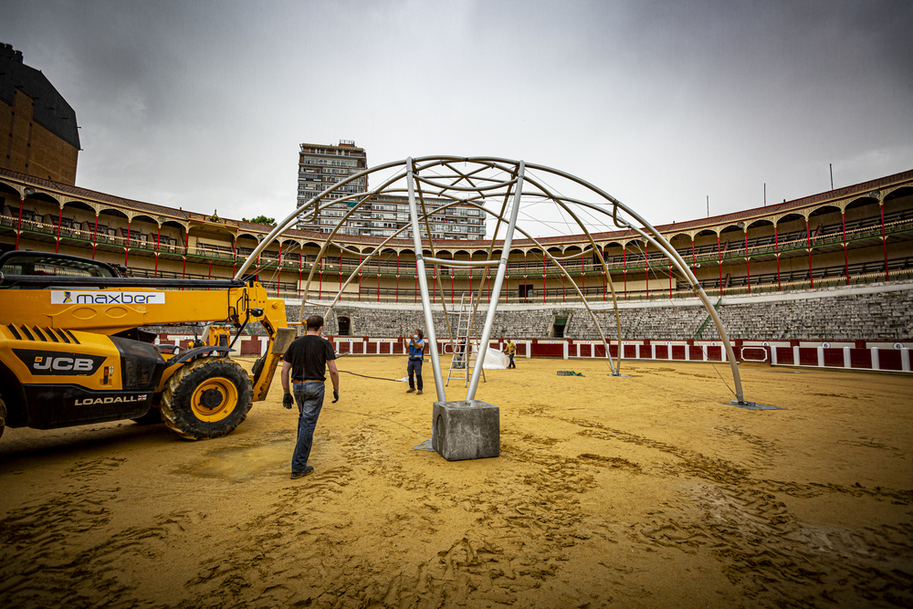 La plaza de toros de Valladolid se transforma en una gran terraza  / JONATHAN TAJES