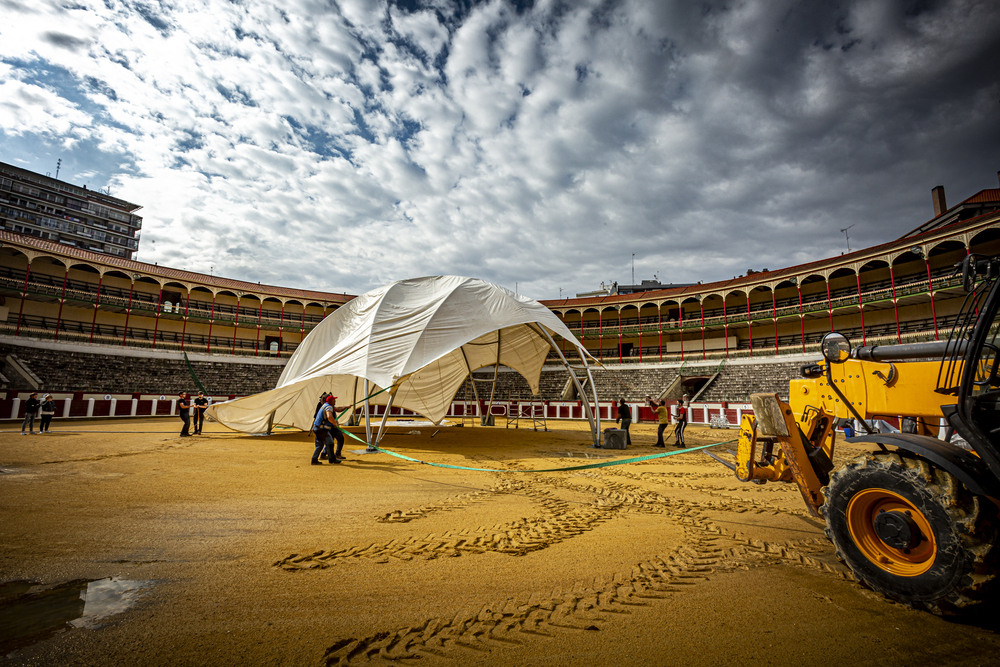 La plaza de toros de Valladolid se transforma en una gran terraza  / JONATHAN TAJES