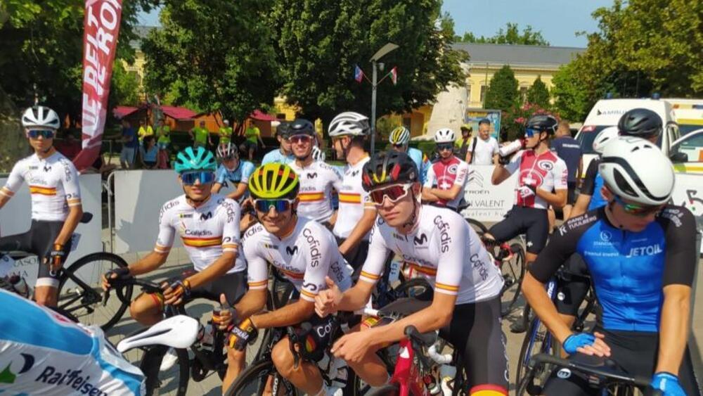 Iván Romeo, junto a sus compañeros de la selección española.