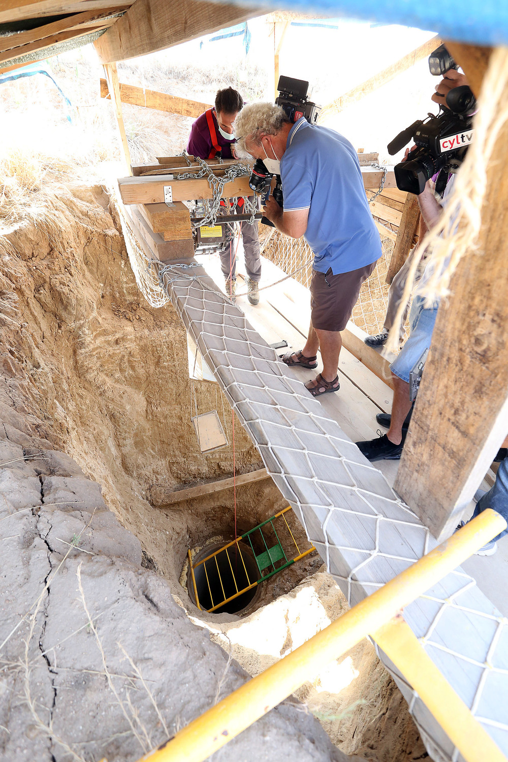 Labores de exhumación que la ARMH realiza en Medina del Campo  / RUBÉN CACHO / ICAL