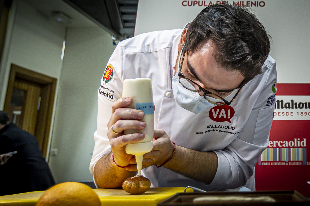 El vallisoletano Alejandro San José y el mexicano David Quevedo, ganadores del Concurso Nacional y Mundial de Tapas  / JONATHAN TAJES