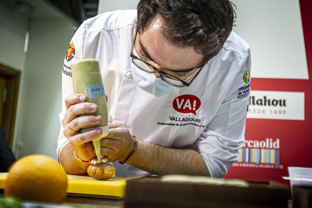 El vallisoletano Alejandro San José y el mexicano David Quevedo, ganadores del Concurso Nacional y Mundial de Tapas  / JONATHAN TAJES