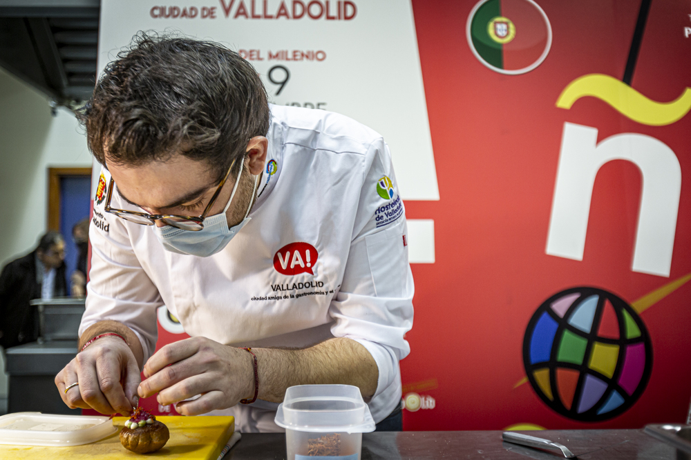 El vallisoletano Alejandro San José y el mexicano David Quevedo, ganadores del Concurso Nacional y Mundial de Tapas  / JONATHAN TAJES