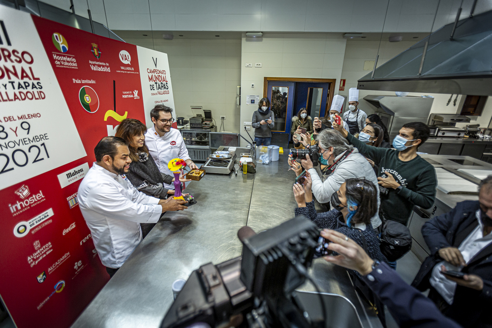 El vallisoletano Alejandro San José y el mexicano David Quevedo, ganadores del Concurso Nacional y Mundial de Tapas  / JONATHAN TAJES