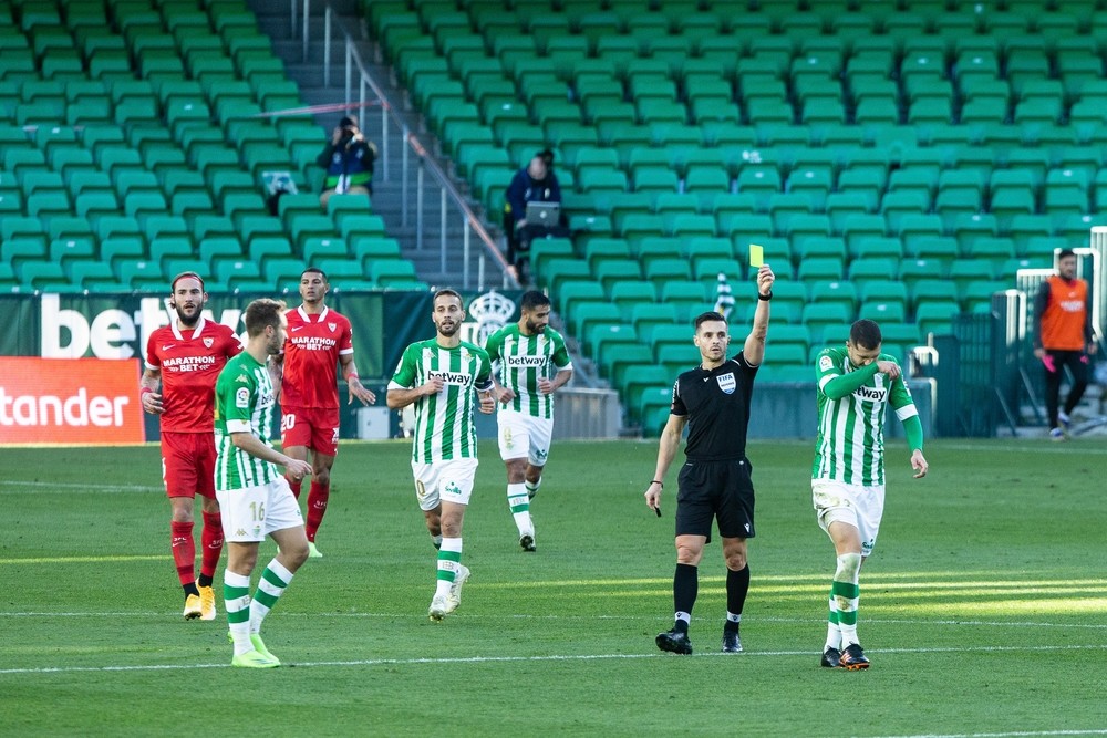 Empate en un derbi con superioridad bética 