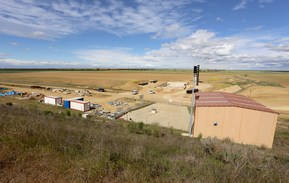 Balsa del Sector IV del trasvase Esla-Carrión (Valladolid-Palencia).  / ICAL