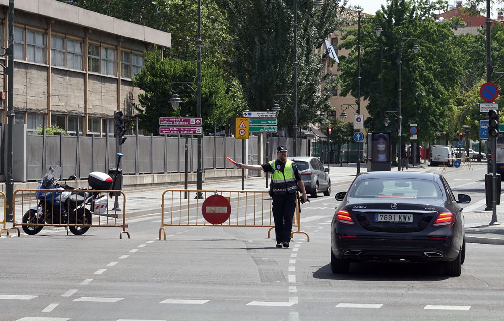 El Ayuntamiento de Valladolid restringe al tráfico desde hoy en la 'almendra central' ante la contaminación por ozono  / RUBÉN CACHO / ICAL