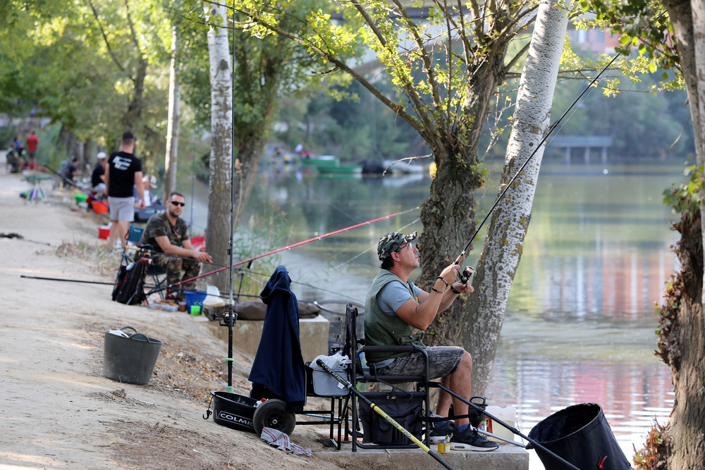 Imagen del Trofeo de pesca Virgen de San Lorenzo.  / MONTSE.ALVAREZ