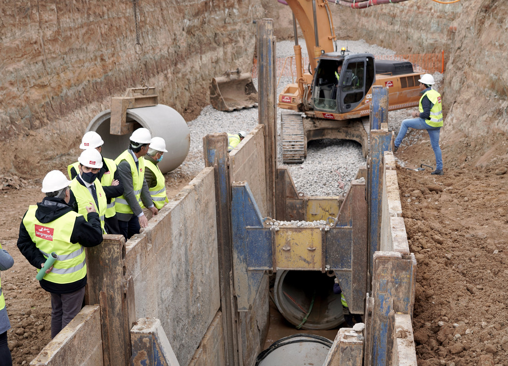 El consejero de Medio Ambiente visita las obras de conexión de las redes de saneamiento de La Cistérniga y parte de Laguna de Duero a la estación depuradora de Valladolid  / RUBÉN CACHO / ICAL