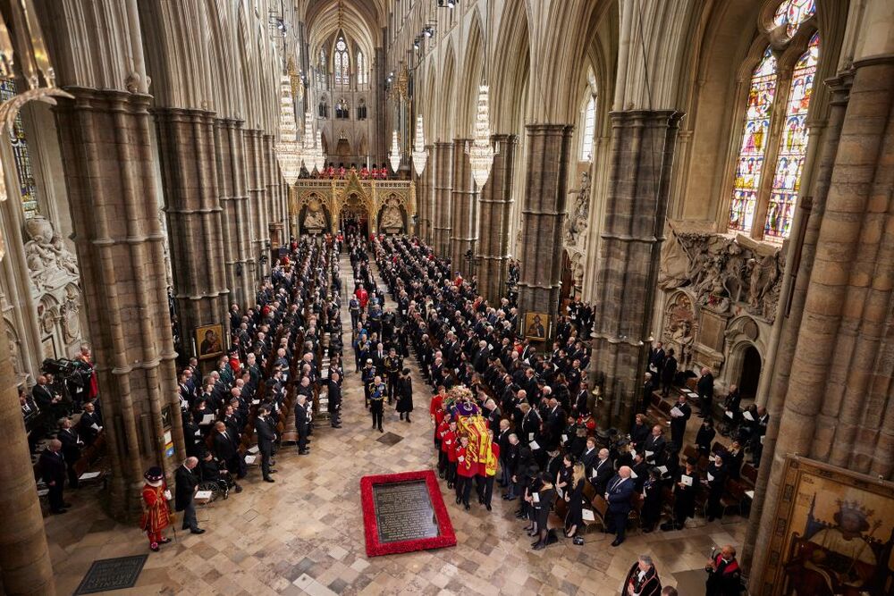 State funeral and burial of  Queen Elizabeth  / POOL