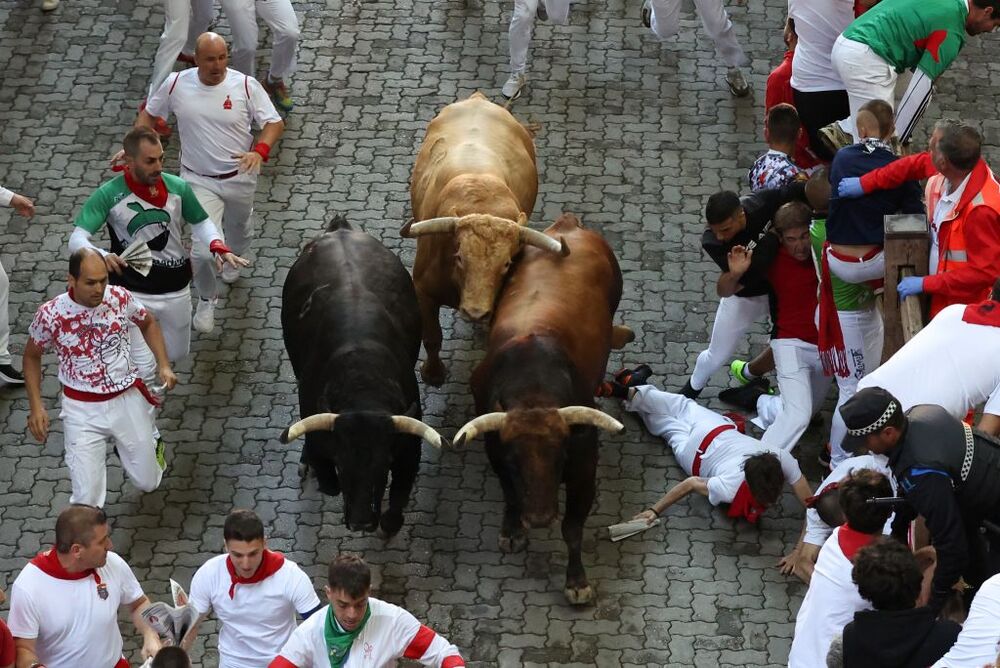 Primer encierro de los Sanfermines 2022  / J.P. URDIROZ