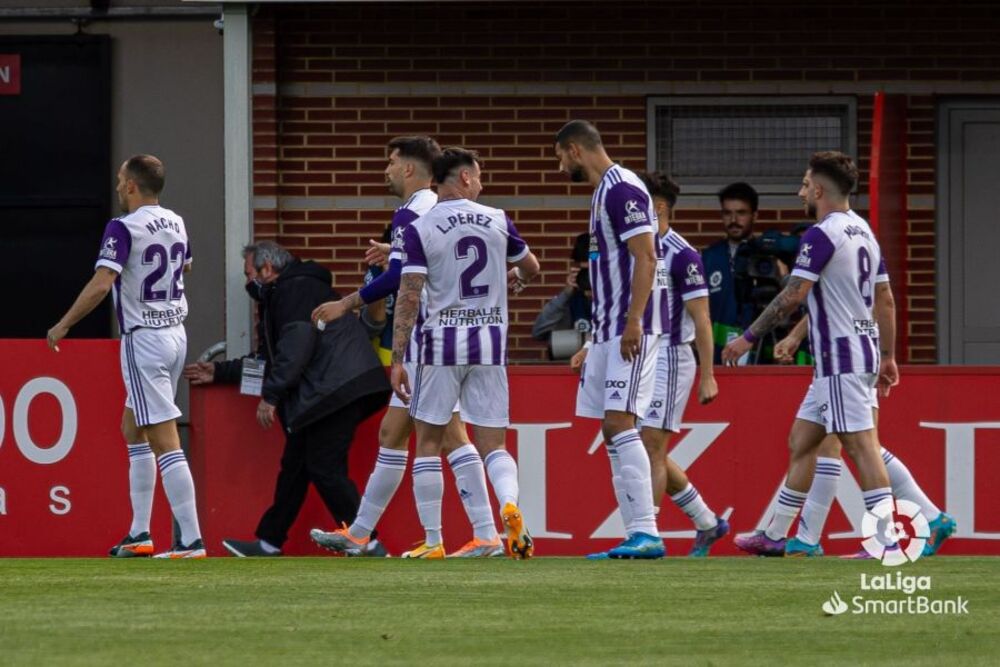 Imágenes del Mirandés-Real Valladolid.  / LALIGA