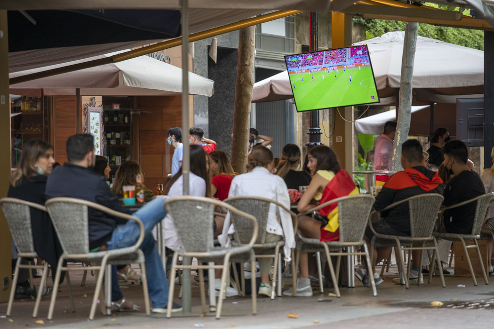 Como denunciar bar con futbol ilegal