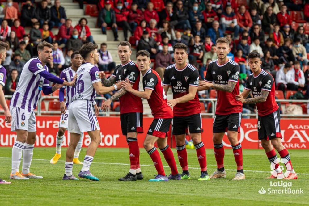 Imágenes del Mirandés-Real Valladolid.  / LALIGA