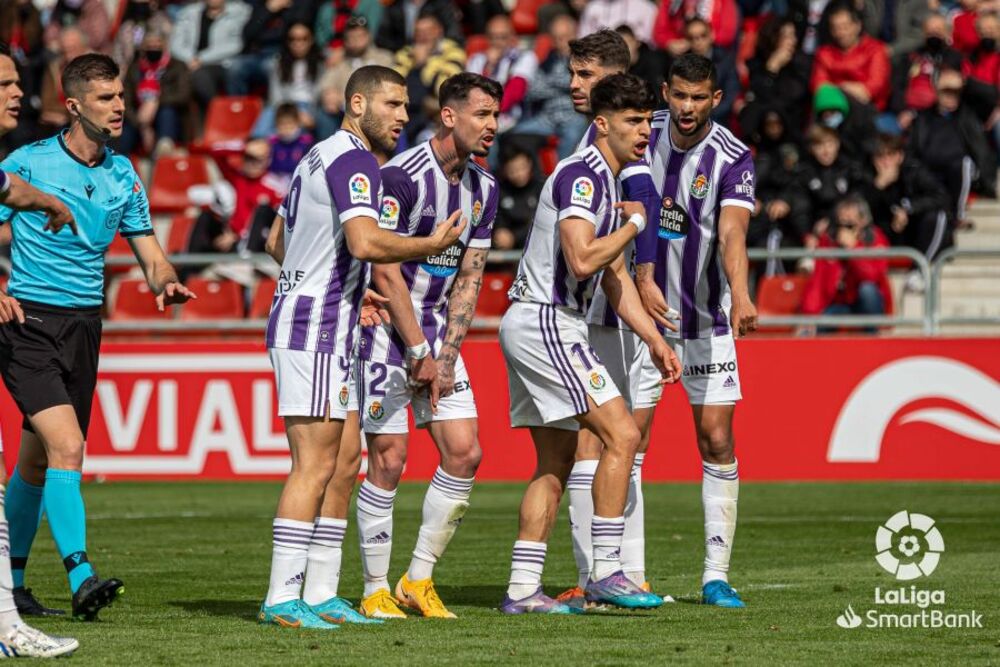 Imágenes del Mirandés-Real Valladolid.  / LALIGA