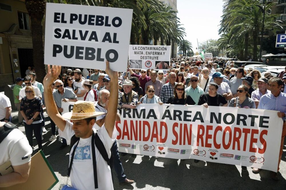 Miles de andaluces se manifiestan en favor de la sanidad pública