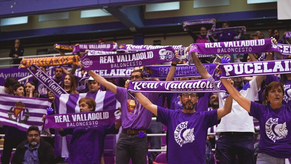 Aficionados del UEMC Real Valladolid Baloncesto.