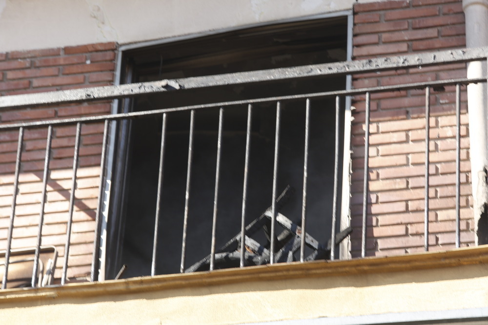 Imagen del estado de la vivienda en la calle Goya tras la explosión.  / J.T.