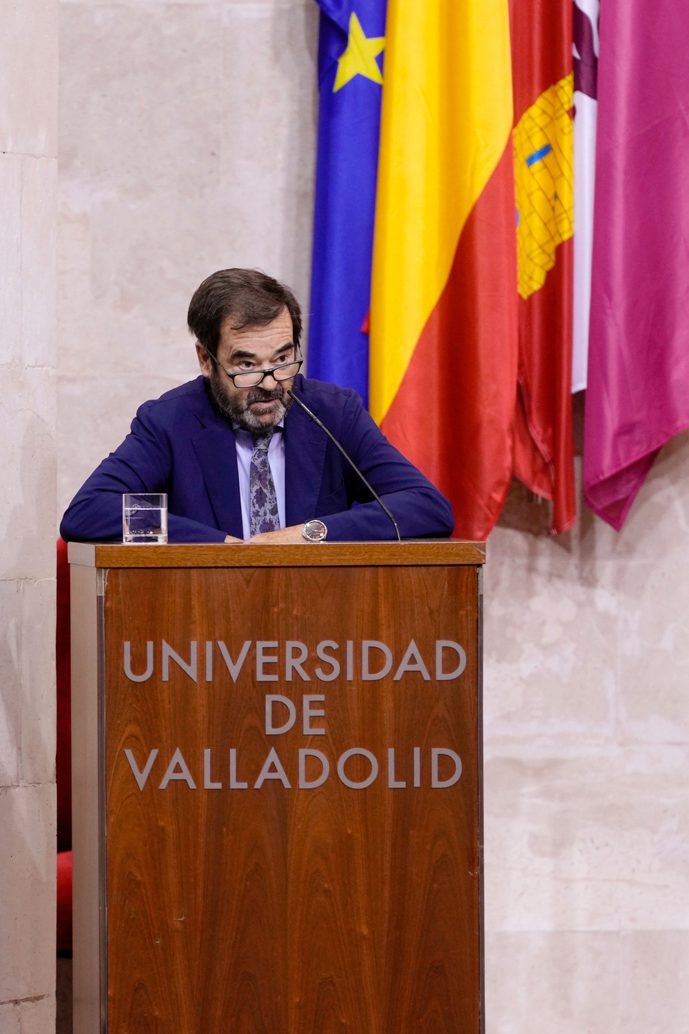 El presidente del Consejo General de Poder Judicial imparte la primera lección del curso a los nuevos estudiantes de Derecho de la UVa  / EFE