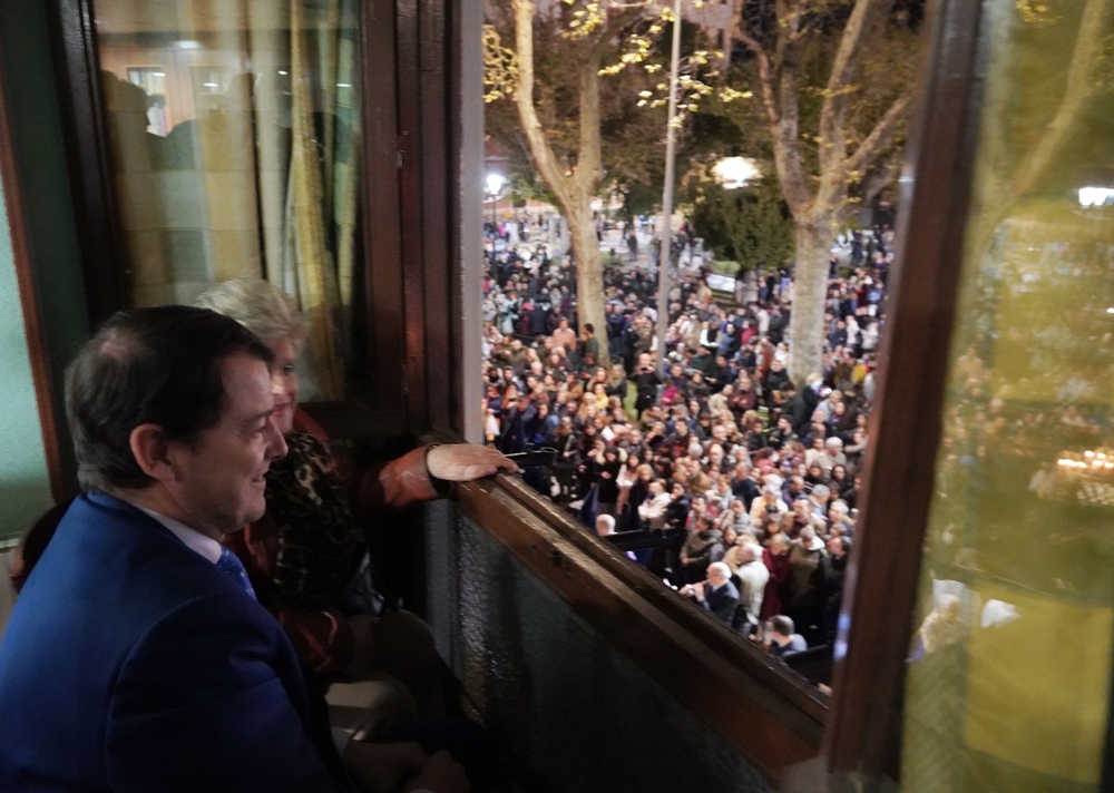 Encuentro de la Virgen y su hijo en la Calle de la Amargura  / MIRIAM CHACÓN / ICAL