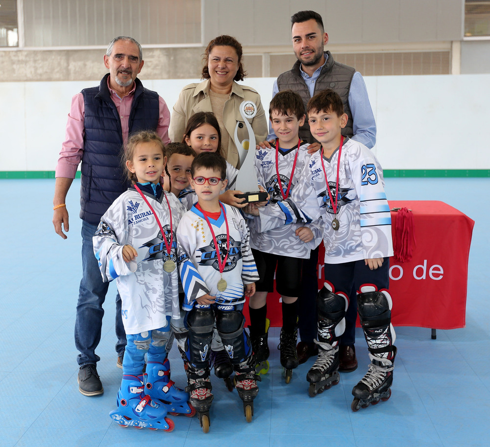 Imagen de la quinta jornada y clausura del Campeonato Escolar de Hockey Línea.  / MONTSE.ALVAREZ