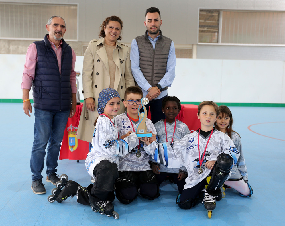 Imagen de la quinta jornada y clausura del Campeonato Escolar de Hockey Línea.  / MONTSE.ALVAREZ