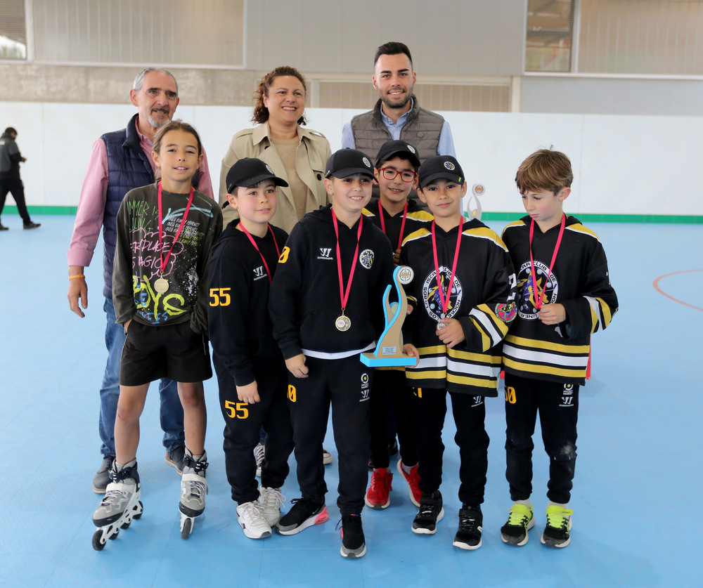 Imagen de la quinta jornada y clausura del Campeonato Escolar de Hockey Línea.  / MONTSE.ALVAREZ