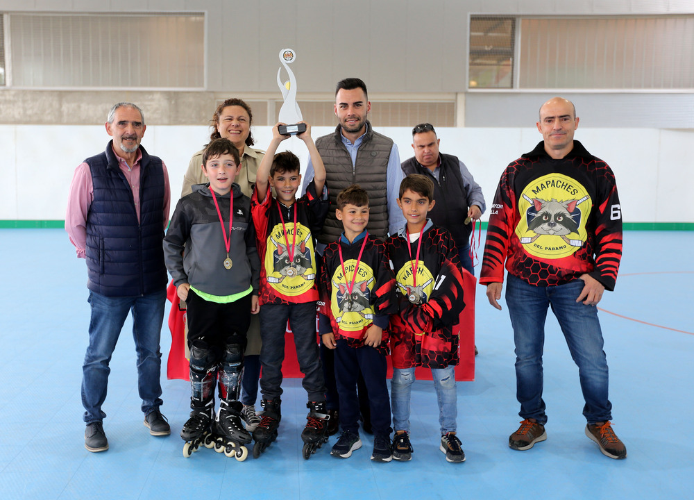 Imagen de la quinta jornada y clausura del Campeonato Escolar de Hockey Línea.  / MONTSE.ALVAREZ