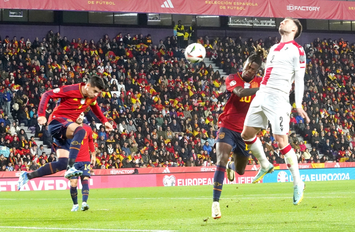 Partido de fútbol entre las selecciones de España y Georgia.  / MIRIAM CHACÓN / ICAL