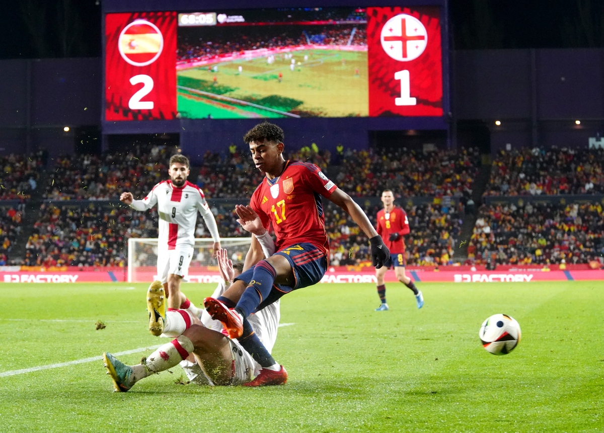 Partido de fútbol entre las selecciones de España y Georgia.  / MIRIAM CHACÓN / ICAL