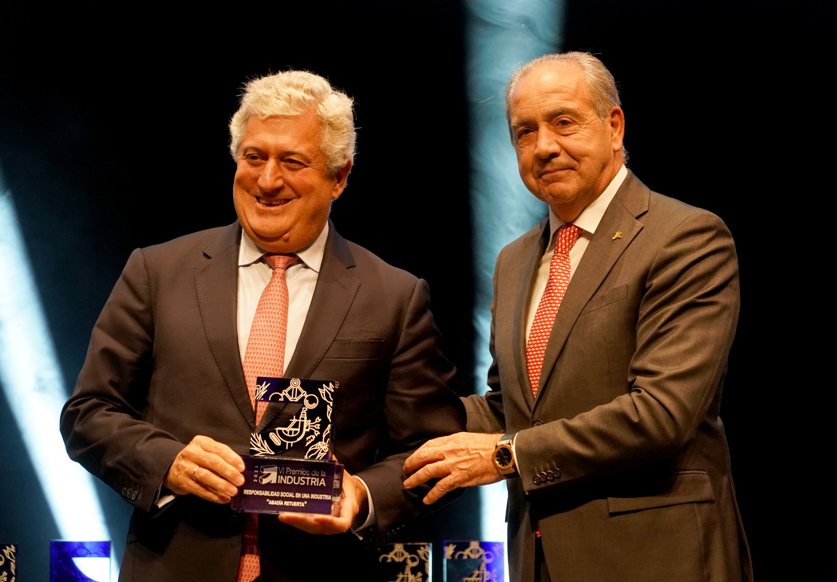 Gala de entrega de los VI Premios de la Industria del Colegio de Ingenieros de Valladolid.  / LETICIA PÉREZ / ICAL