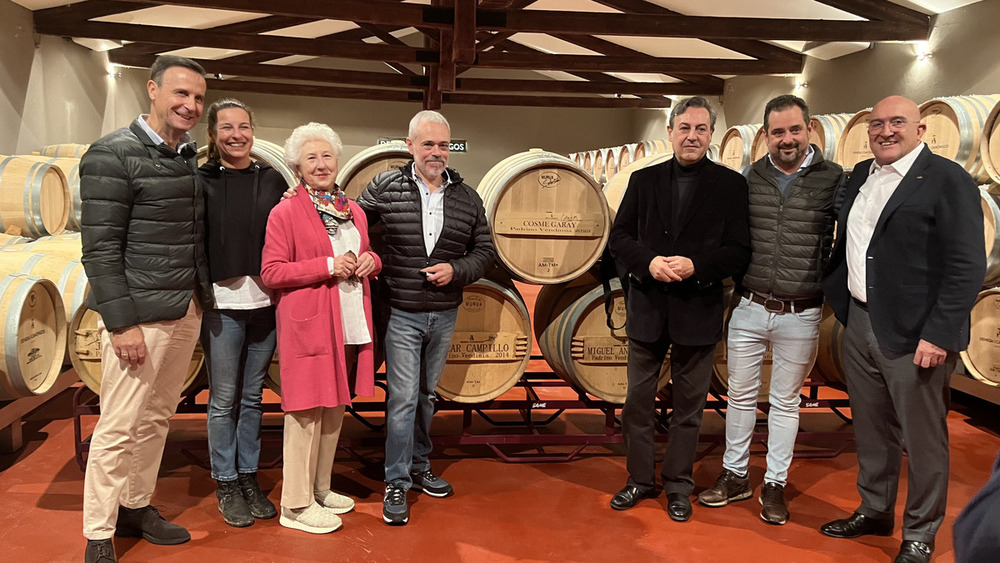 Foto de familia tras el acto en Dehesa de los Canónigos.