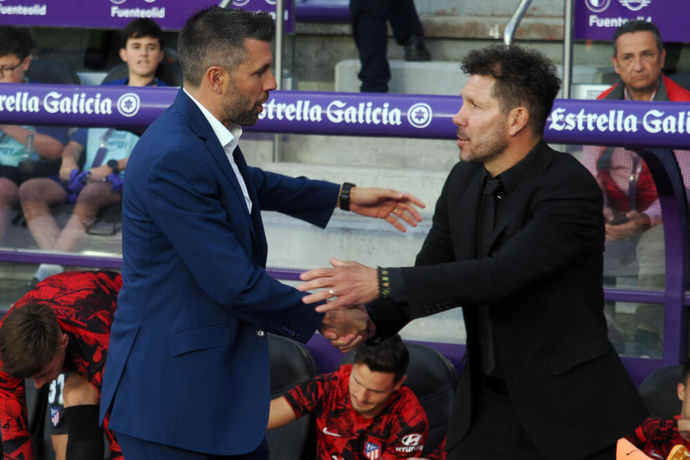 Un momento del partido entre el Real Valladolid y el Atlético de Madrid.  / EFE