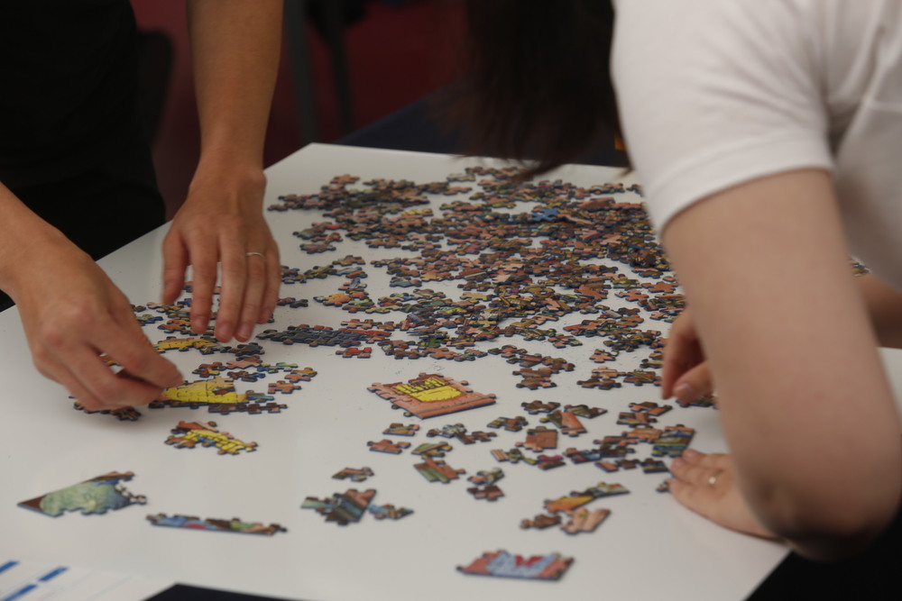 Campeonato mundial de puzzle en la Cúpula del Milenio  / JONATHAN TAJES