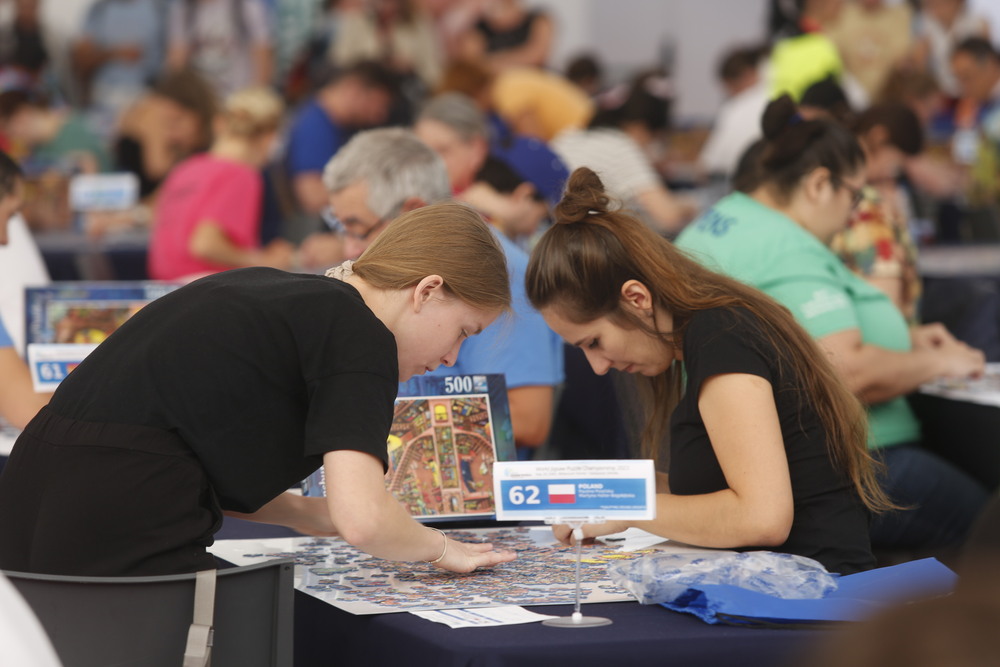 Campeonato mundial de puzzle en la Cúpula del Milenio  / JONATHAN TAJES