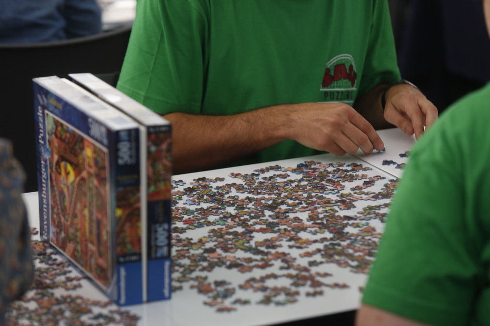 Campeonato mundial de puzzle en la Cúpula del Milenio  / JONATHAN TAJES