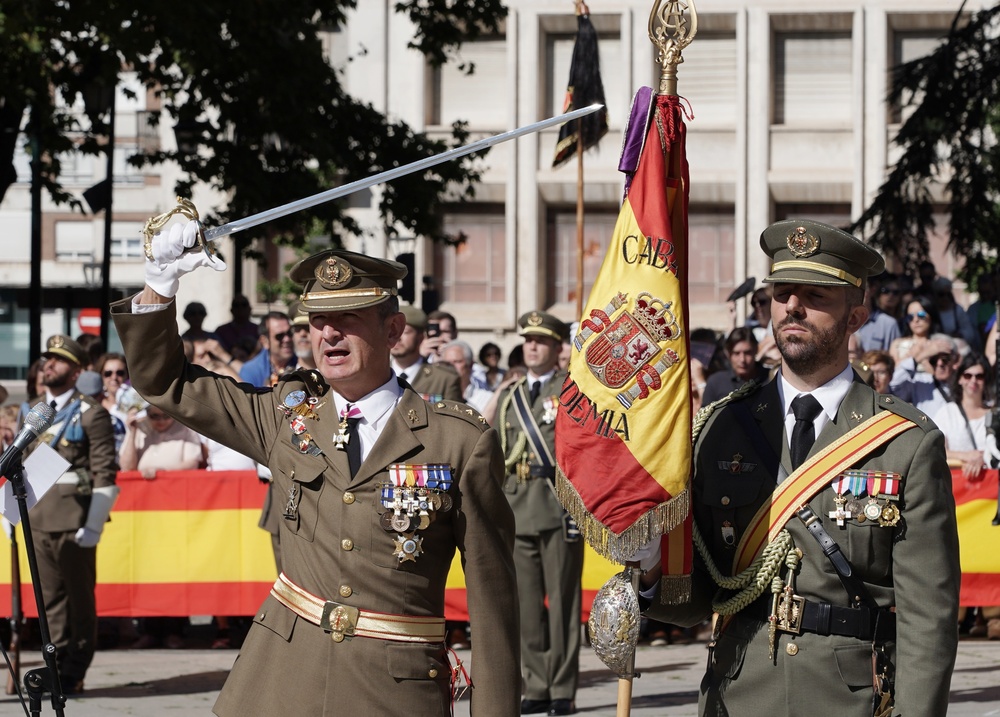 Jura de Bandera para personal civil en Valladolid.  / RUBN CACHO ICAL