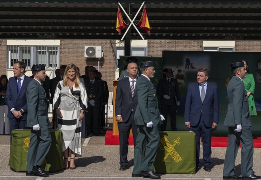 Acto de celebración en Valladolid de la festividad de la Virgen del Pilar, patrona de la Guardia Civil.  / EDUARDO MARGARETO (ICAL)