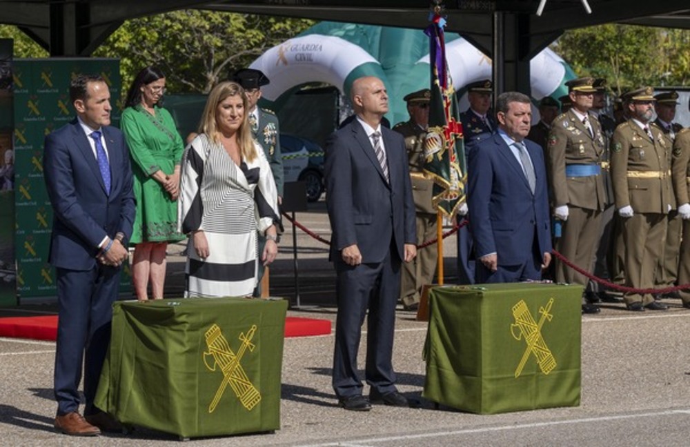 Acto de celebración en Valladolid de la festividad de la Virgen del Pilar, patrona de la Guardia Civil.  / EDUARDO MARGARETO (ICAL)