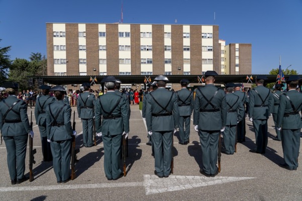 Acto de celebración en Valladolid de la festividad de la Virgen del Pilar, patrona de la Guardia Civil.  / EDUARDO MARGARETO (ICAL)