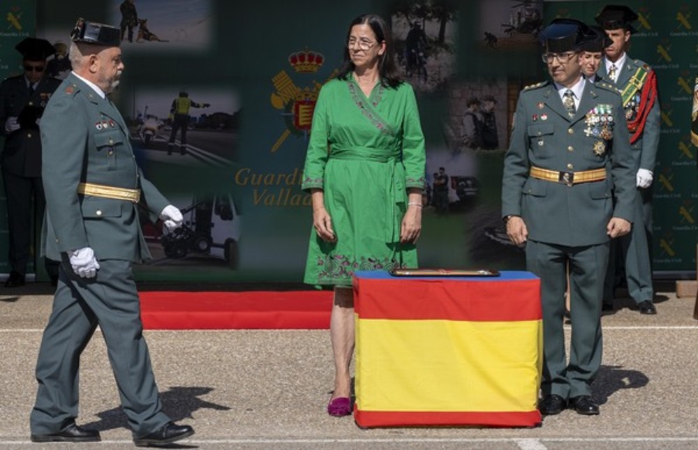 Acto de celebración en Valladolid de la festividad de la Virgen del Pilar, patrona de la Guardia Civil.  / EDUARDO MARGARETO (ICAL)