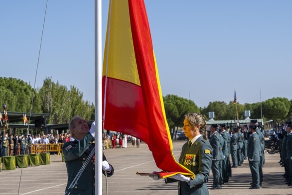 Acto de celebración en Valladolid de la festividad de la Virgen del Pilar, patrona de la Guardia Civil.  / EDUARDO MARGARETO (ICAL)